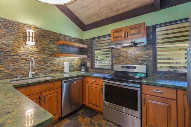 Building Photo - Kawaihau Sports Villa 2 bedroom, 2 bath fu...