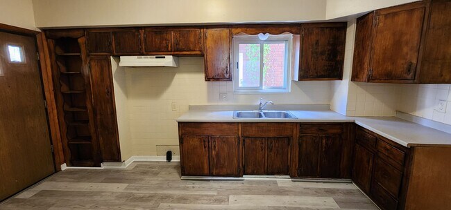 Foto del edificio - Updated 3 Bedroom New Kensington home for ...