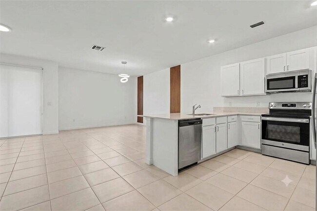 Building Photo - 4303 Hammock Grove Dr