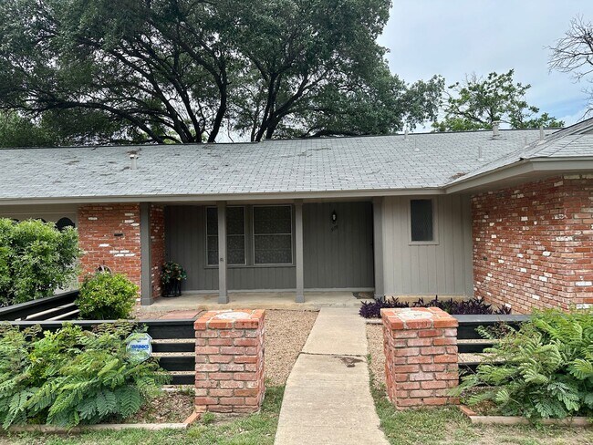 Building Photo - Ready for Move-In