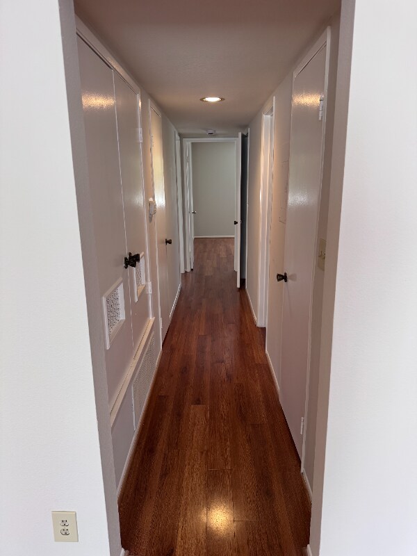 Foto del edificio - 421 N Kenneth Rd