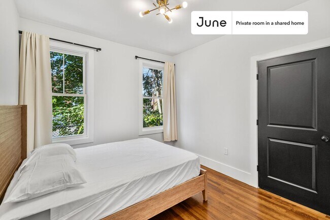 Foto del edificio - Room in Shared 5 bed/2 bath home