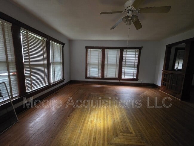 Building Photo - 415 W Rainey St