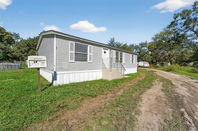 Building Photo - 39256 Lizabeth Cir