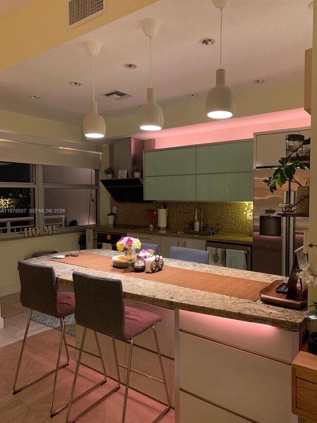 Foto del edificio - 18031 Biscayne Blvd