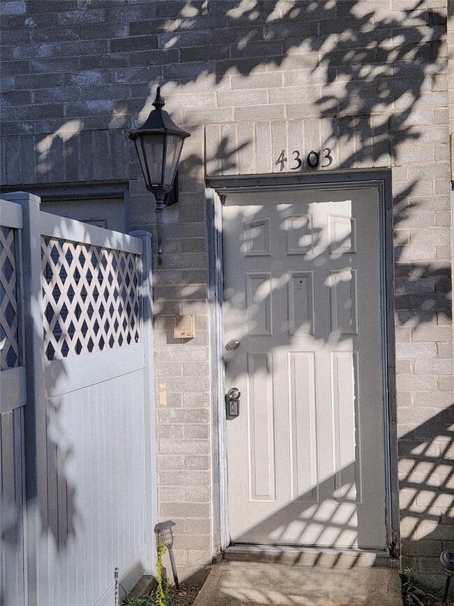 Building Photo - 6000 Reims Rd