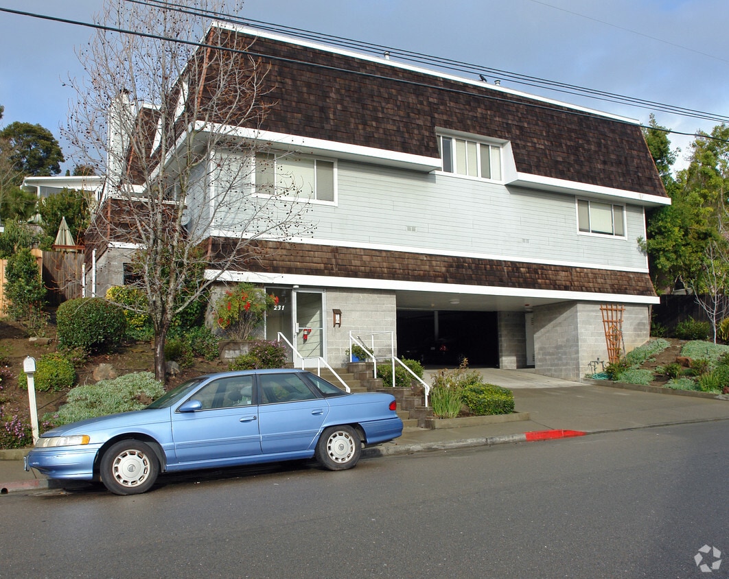 Primary Photo - 231 Union St