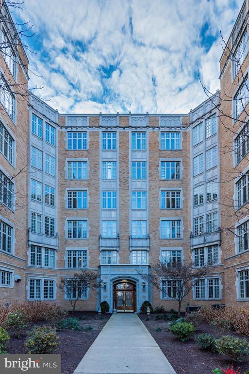 Foto del edificio - 1525 N Front St