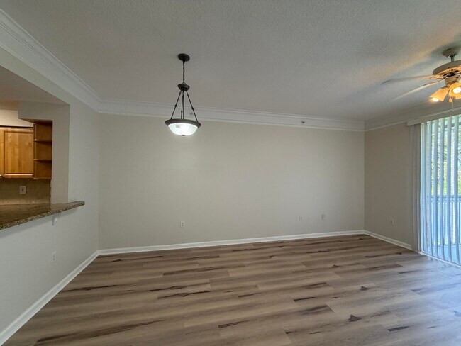 Foto del edificio - 2052 Alta Meadows Ln