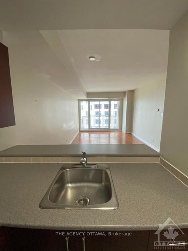 Building Photo - 200 Rideau St