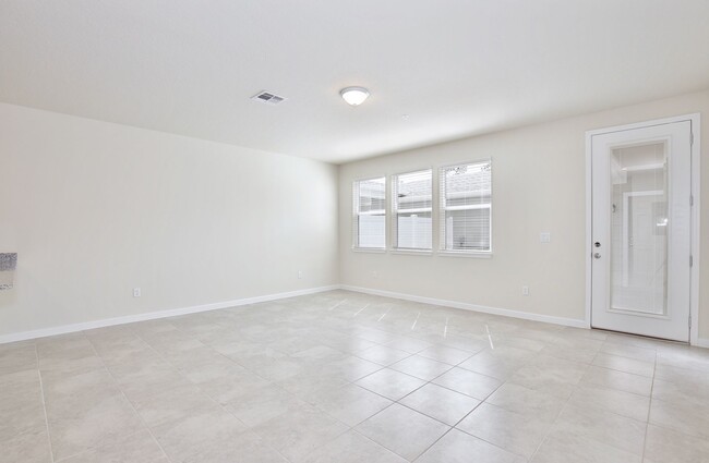 Building Photo - **Newly Built** Stunning 4/3 Modern Townho...