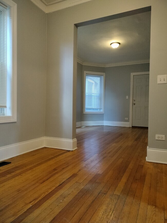 Foto del edificio - 7408 S Eberhart Ave