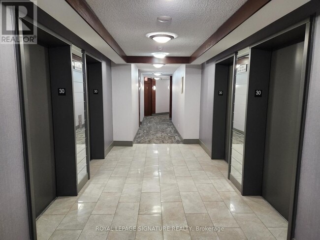 Building Photo - 310 Burnhamthorpe Rd W