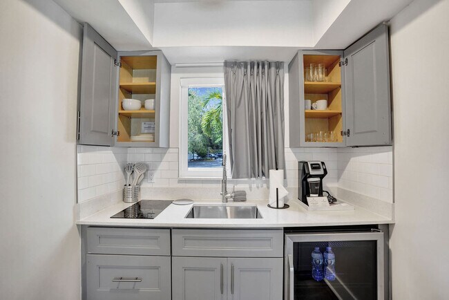 Foto del edificio - 3621 N Ocean Blvd