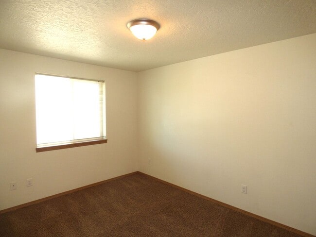 Foto del edificio - 640-642 Broad St Monmouth, OR 97351