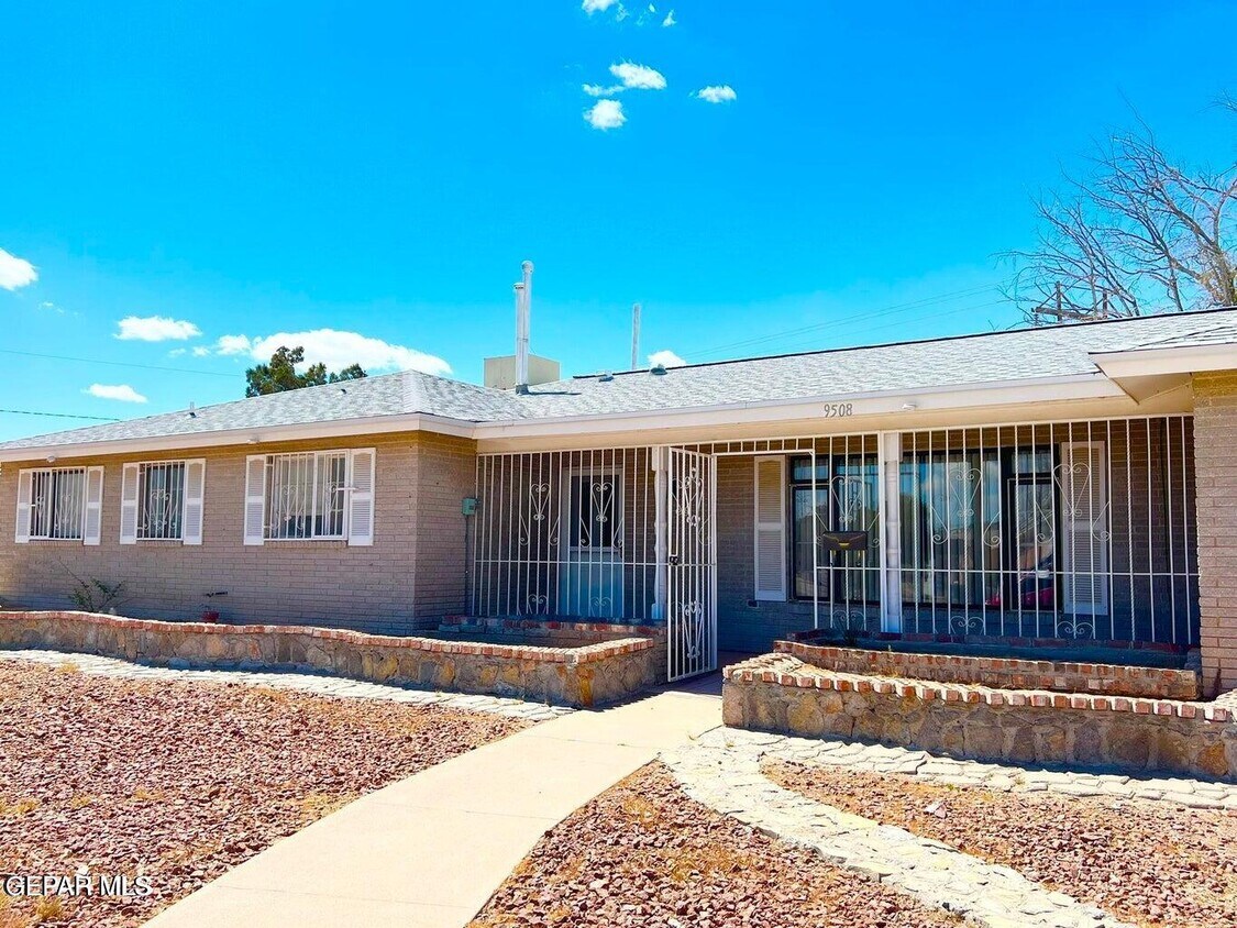 Foto principal - 9508 Gairloch Dr