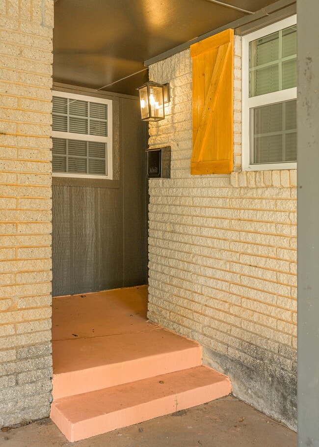 Photo - 2525 SE 47th St (Oklahoma City, OK) House