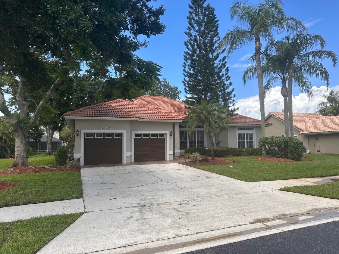 Foto principal - 1326 SW Briarwood Dr