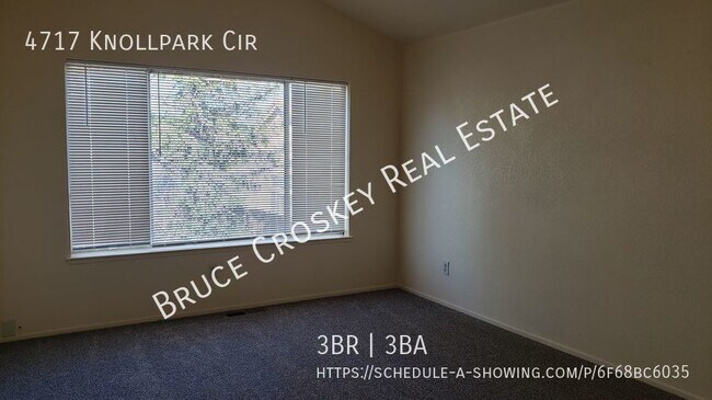 Building Photo - Available now!  Updated home, close to par...
