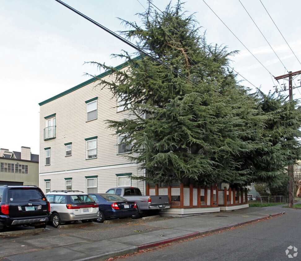 Building Photo - Stoneway Apartments