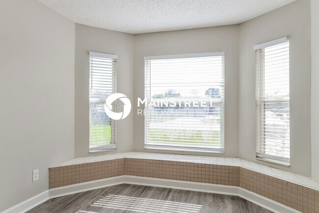 Building Photo - 3 Bedroom Pet-Friendly Home in Bradenton, FL with Main Street Renewal