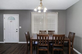 Building Photo - 1622 Iowa St