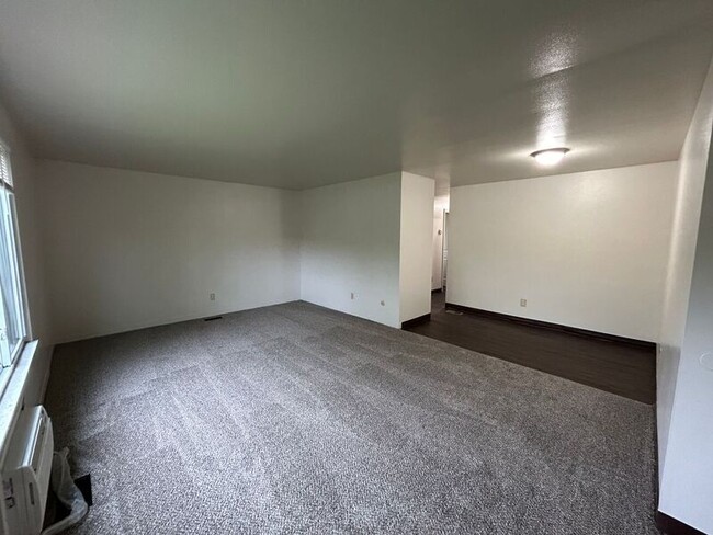 Building Photo - 4569 Croftshire Dr