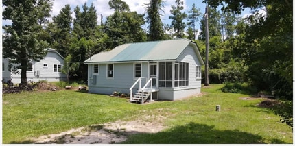 Building Photo - 16063 SE Janet St