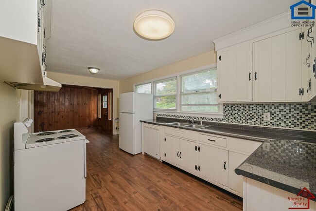 Building Photo - 3820 Buffat Mill Rd