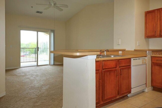 Foto del edificio - 8225 Claire Ann Dr