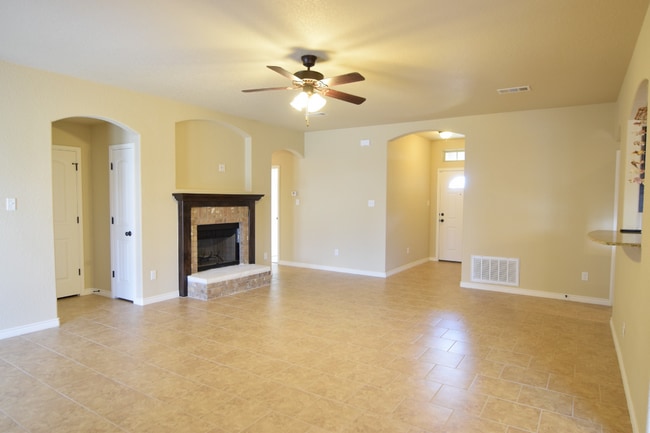 Building Photo - 6001 Newcastle Dr