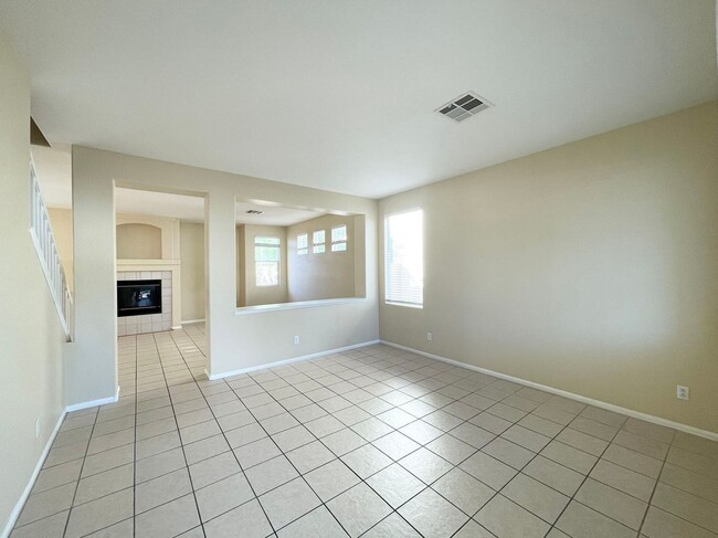 Foto del edificio - 9709 Pioneer Ave