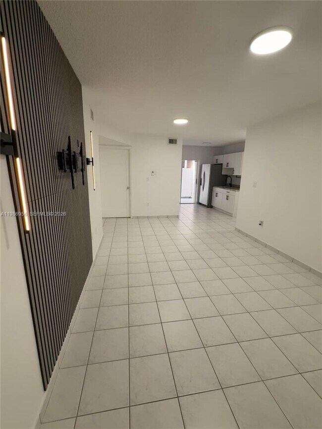 Foto del edificio - 3262 W 70th St