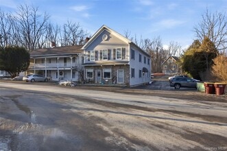 Building Photo - 106 Newport Bridge Rd