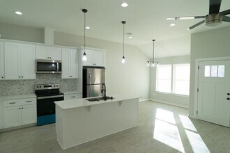 Building Photo - 308 S 12th St