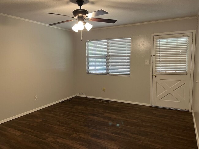 Building Photo - Country living - 4BR/2BA in Keithville - o...