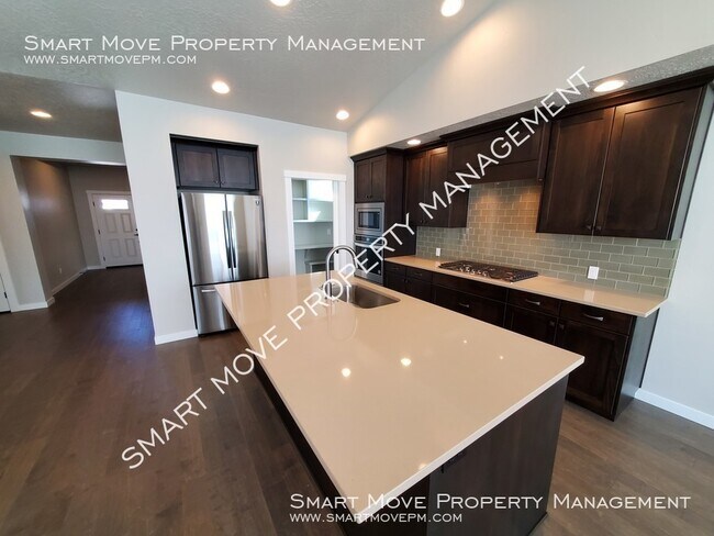 Foto del edificio - 2271 E Mendota Dr