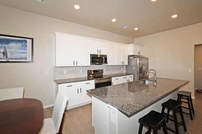 Foto del edificio - 7811 Bellamy Dr