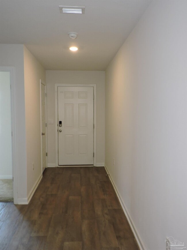 Foto del edificio - 7580 Steeplechase Blvd
