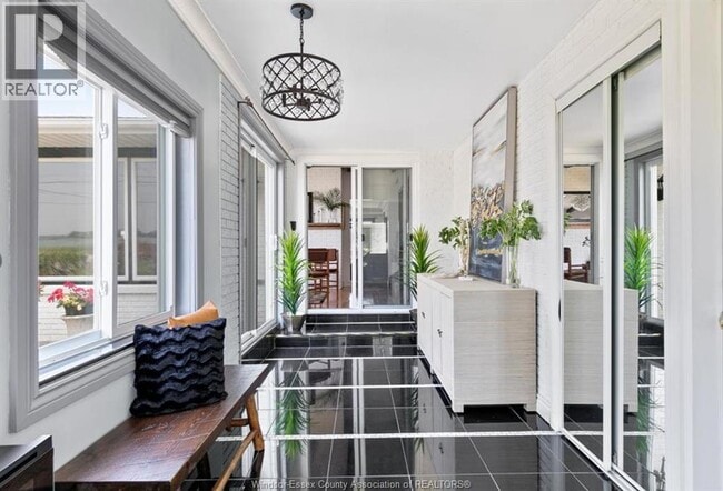 Building Photo - 6725 Riverside Dr E