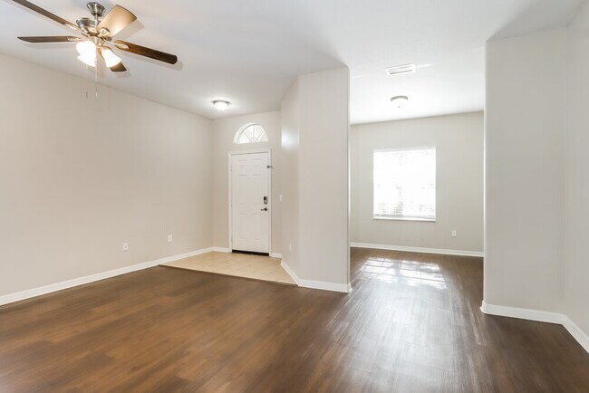 Foto del edificio - 3832 Washburn Pl