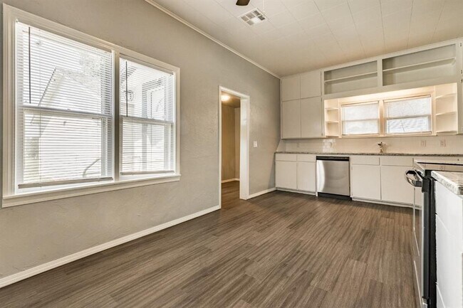 Foto del edificio - 1403 N 1st St