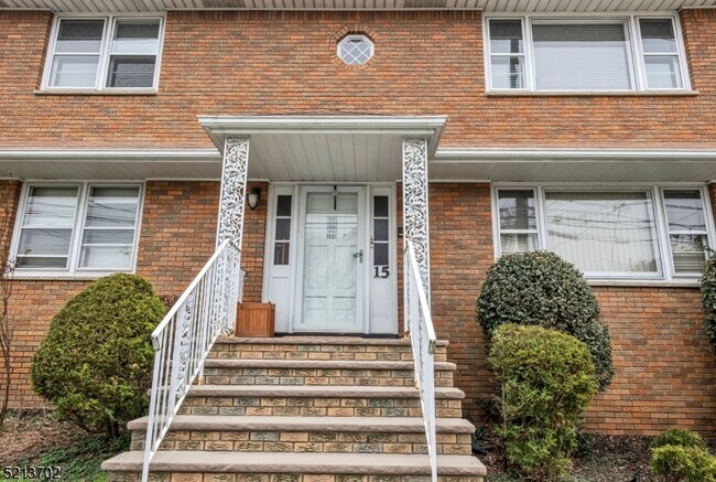 Foto del edificio - 15 Spencer Ave