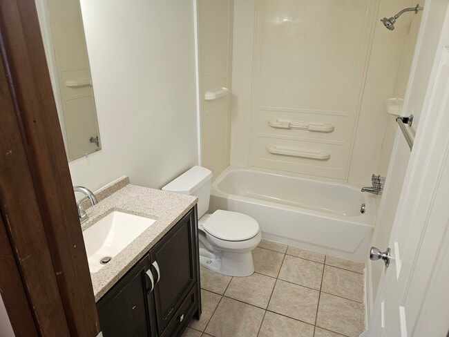 Building Photo - 5246 E Calla Rd