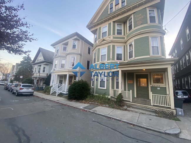 Building Photo - 36 Cherokee St