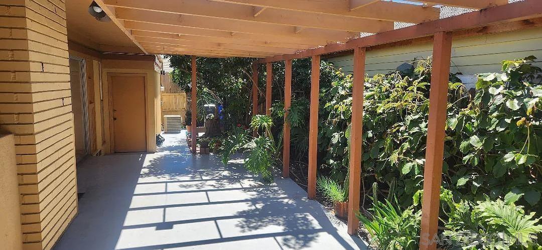 Foto principal - 1631 Cypress Ave.
