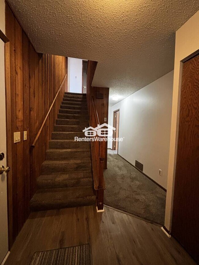 Foto del edificio - Available Now! Cozy 3 bedroom, 2 bathroom condo in prime Fridley location!