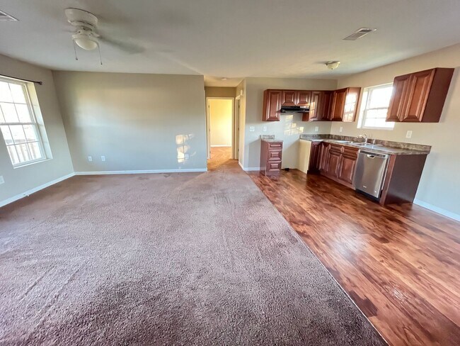 Foto del edificio - 3 bedroom 2 bath single family home in White Pine