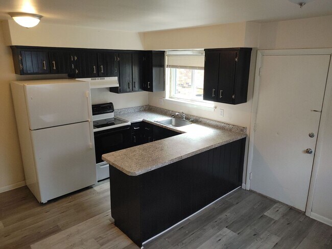 Foto del edificio - 7920 Thompson Rd