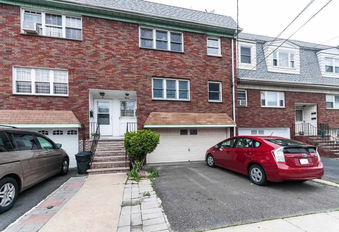 Primary Photo - 11 Marcy Ave
